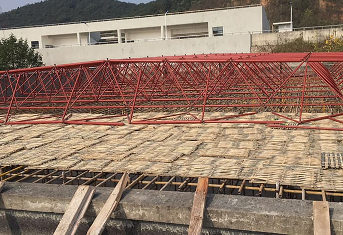 江阴螺栓球网架公司