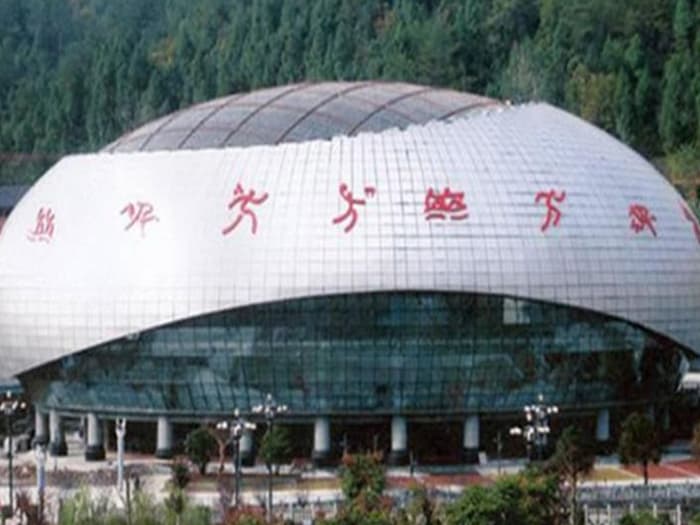 江阴体育中心球形网架加工安装